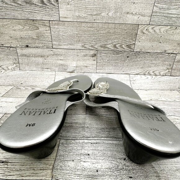 Italian Shoemaker Women's Thong Flip Flop Sandals w/ Gems, Size 9M - Picture 4 of 7